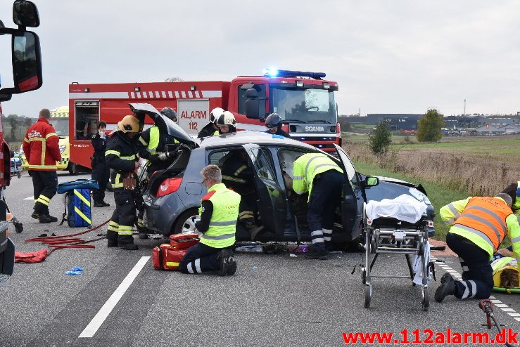 FUH med fastklemt. Motortrafikvejen ( Rute 28 ) 22/10-2017. Kl. 16:11.