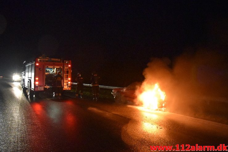 Bilbrand i det fri. Ribe Landevej lige før Jerlev. 14/11-2017. Kl. 6:44.