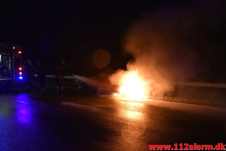 Bilbrand i det fri. Ribe Landevej lige før Jerlev. 14/11-2017. Kl. 6:44.