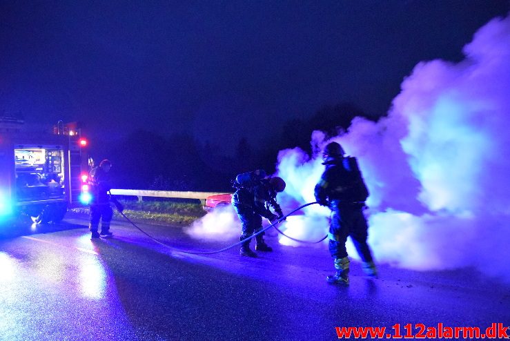 Bilbrand i det fri. Ribe Landevej lige før Jerlev. 14/11-2017. Kl. 6:44.