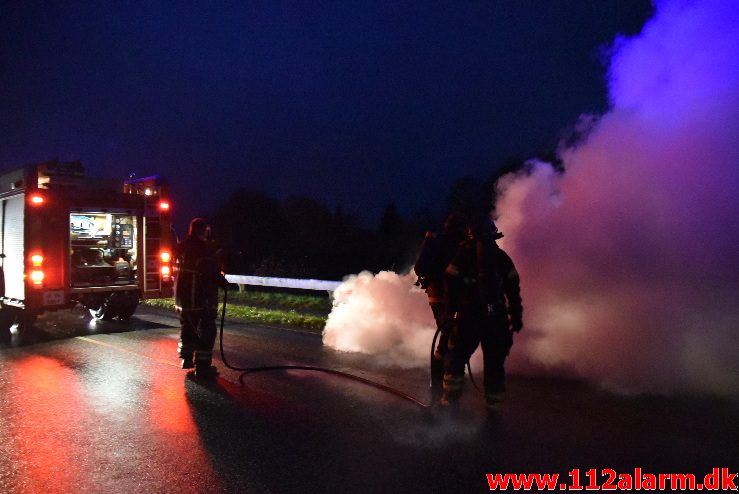 Bilbrand i det fri. Ribe Landevej lige før Jerlev. 14/11-2017. Kl. 6:44.