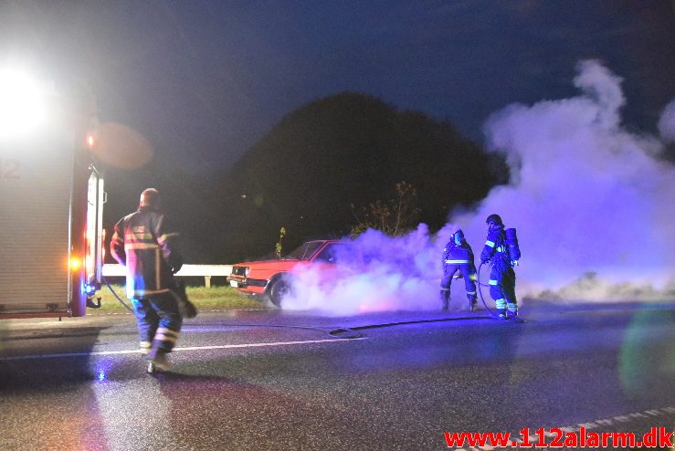 Bilbrand i det fri. Ribe Landevej lige før Jerlev. 14/11-2017. Kl. 6:44.