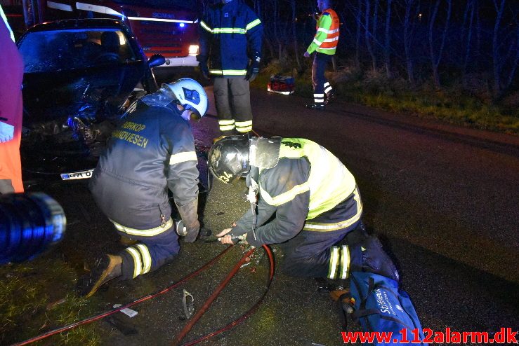 FUH med fastklemt. Skovsvej i Børkop. 18/11-2017. Kl. 21:01.