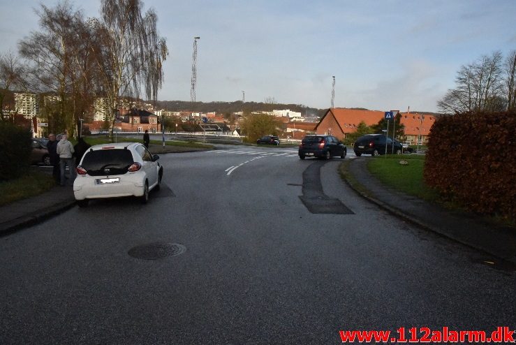 Mindre Trafikuheld. Koldingvej i Vejle. 26/11-2017. Kl. 14:12.