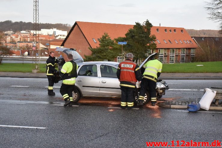 Mindre Trafikuheld. Koldingvej i Vejle. 26/11-2017. Kl. 14:12.