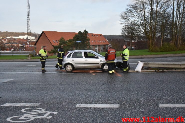 Mindre Trafikuheld. Koldingvej i Vejle. 26/11-2017. Kl. 14:12.