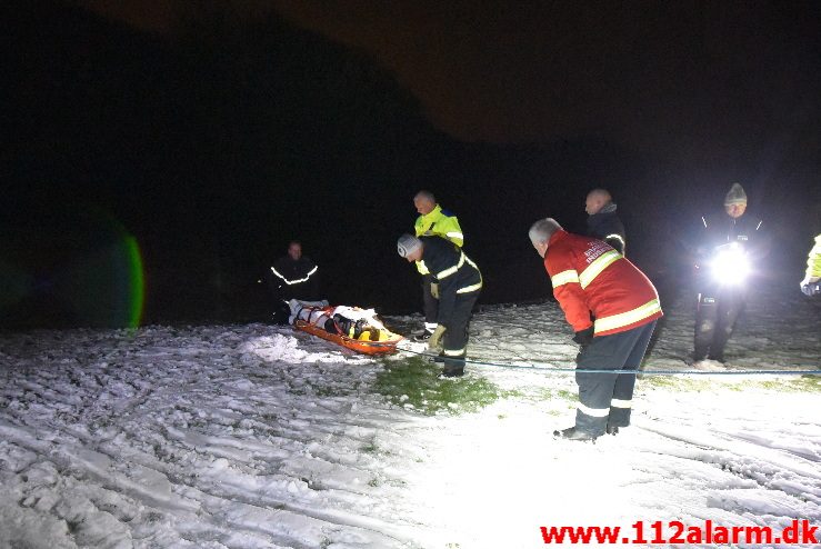 Assistance til redning. Ved Slugten ude i Jelling. 11/12-2017. Kl. 17:56.