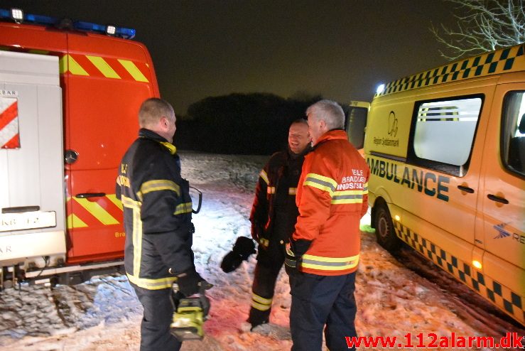 Assistance til redning. Ved Slugten ude i Jelling. 11/12-2017. Kl. 17:56.