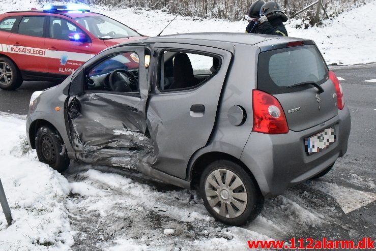 Ældre mand overså anden bilist. Grejsdalsvej ved Grejsdaldalen. 11/12-2017. Kl. 15:19.