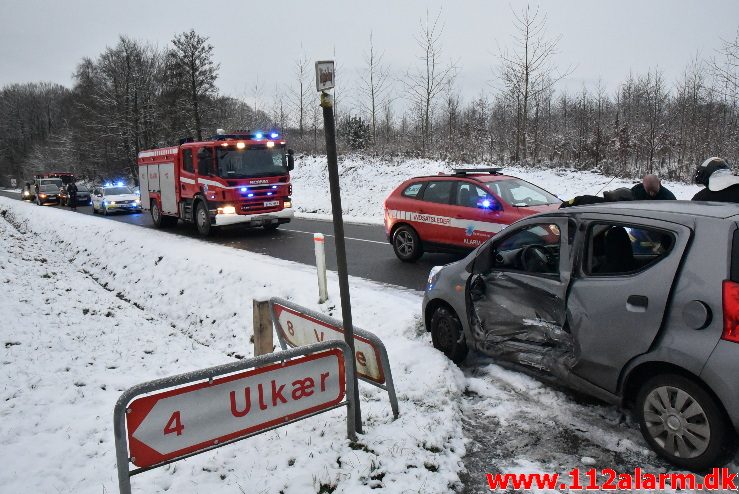 Ældre mand overså anden bilist. Grejsdalsvej ved Grejsdaldalen. 11/12-2017. Kl. 15:19.