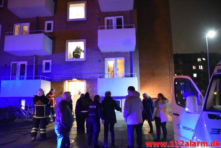 Bygn.brand-Etageejendom. Østerled 22 i Vejle. 13/12-2017. Kl. 22:12.