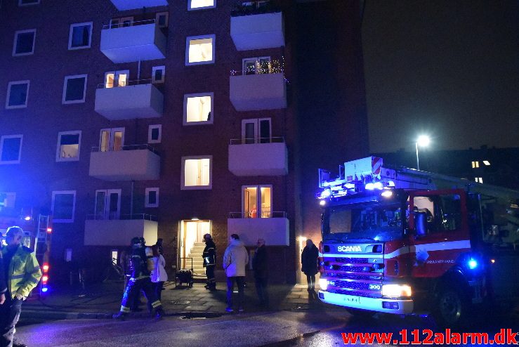 Bygn.brand-Etageejendom. Østerled 22 i Vejle. 13/12-2017. Kl. 22:12.