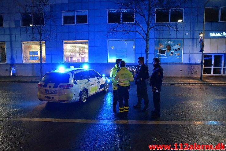 Alvorlig trafikulykke. Banegårdspladsen i Vejle. 16/12-2017. Kl. 17:26.