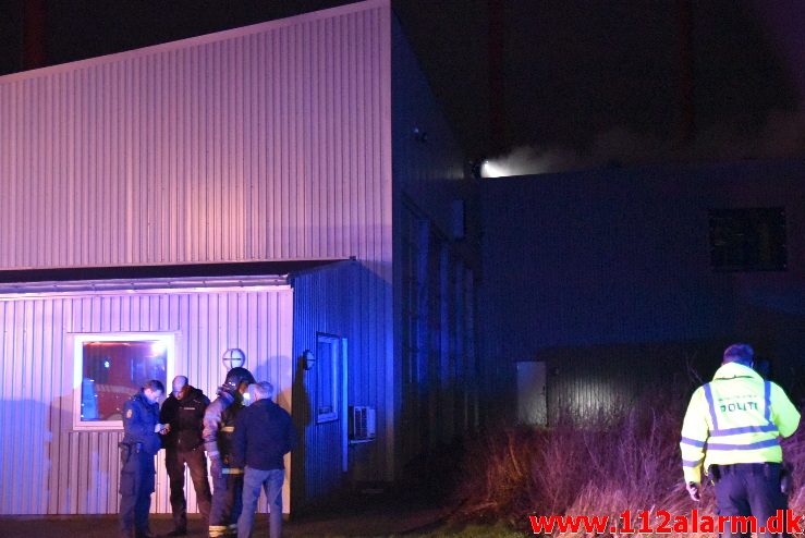 Brand – industri. Industrisvinget 9 i Uldum. 03/01-2018. KL. 19:23.