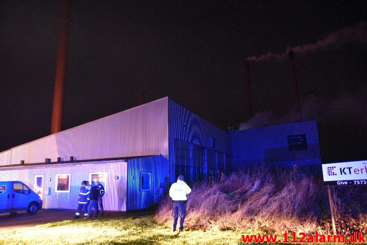 Brand – industri. Industrisvinget 9 i Uldum. 03/01-2018. KL. 19:23.