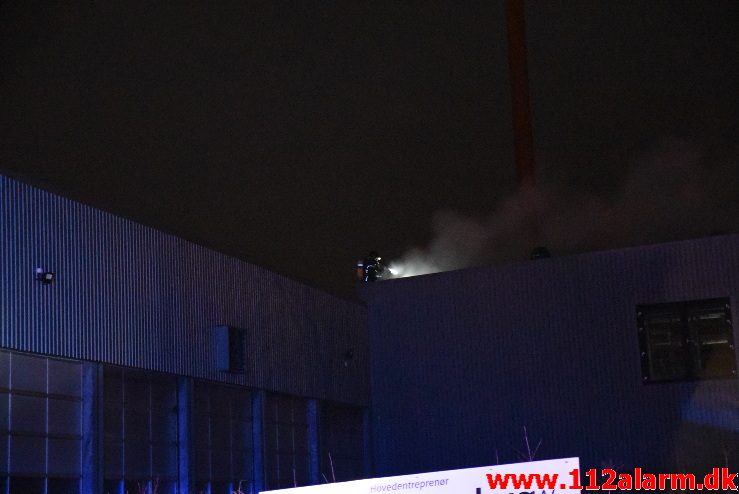 Brand – industri. Industrisvinget 9 i Uldum. 03/01-2018. KL. 19:23.