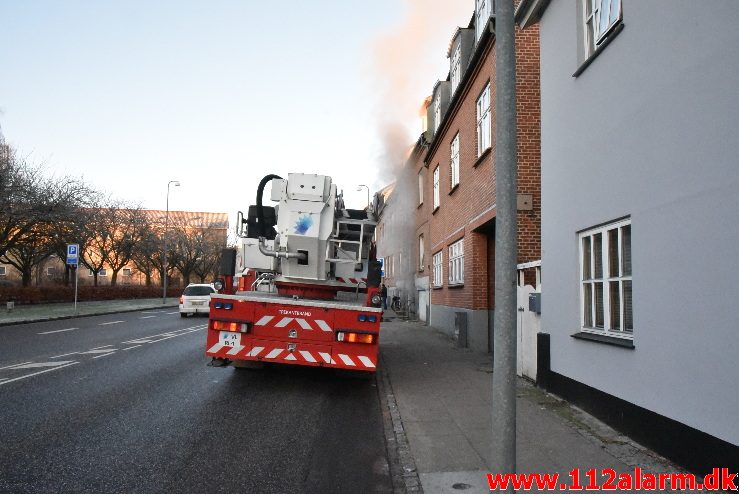 Brand i Lejlighed. Vardevej 54 i vejle. 08/01-2018. Kl. 10:03.