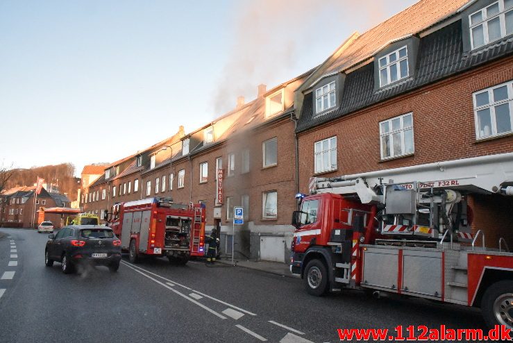 Brand i Lejlighed. Vardevej 54 i vejle. 08/01-2018. Kl. 10:03.