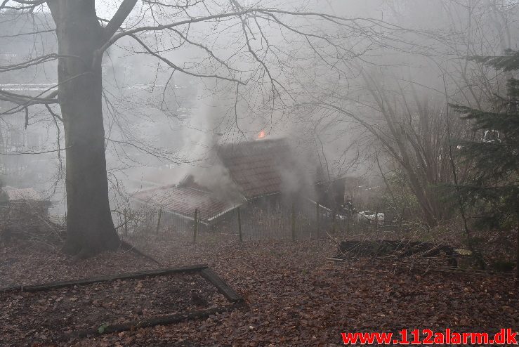 Brand i kolonihavehus. Lohsevej i Vejle. 12/01-2018. Kl. 11:50.