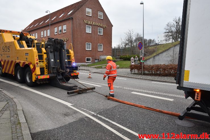 DR lastbil havde kilet sig fast. Skovgade i Vejle. 13/01-2018. Kl. 13:50.