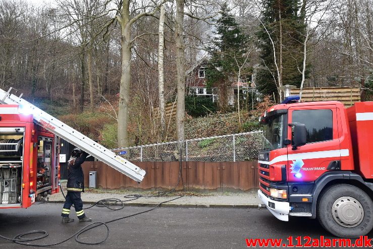 Brand i kolonihavehus. Lohsevej i Vejle. 12/01-2018. Kl. 11:50.