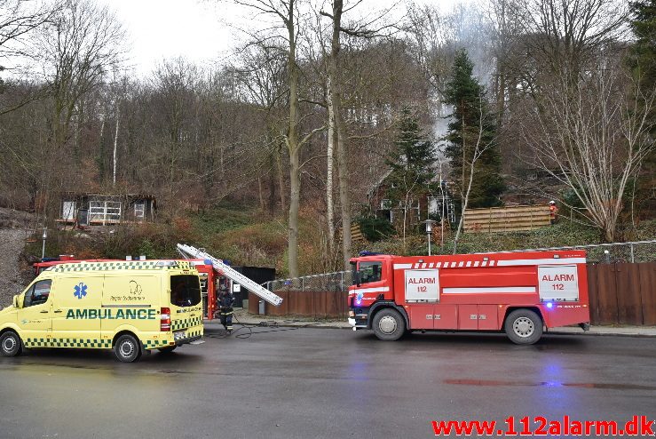 Brand i kolonihavehus. Lohsevej i Vejle. 12/01-2018. Kl. 11:50.