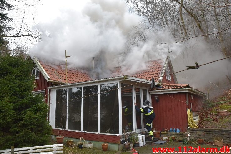 Brand i kolonihavehus. Lohsevej i Vejle. 12/01-2018. Kl. 11:50.