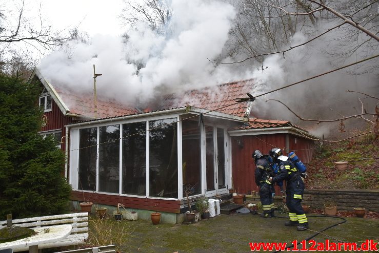 Brand i kolonihavehus. Lohsevej i Vejle. 12/01-2018. Kl. 11:50.