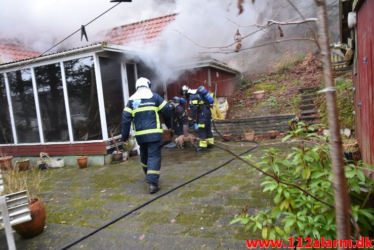 Brand i kolonihavehus. Lohsevej i Vejle. 12/01-2018. Kl. 11:50.