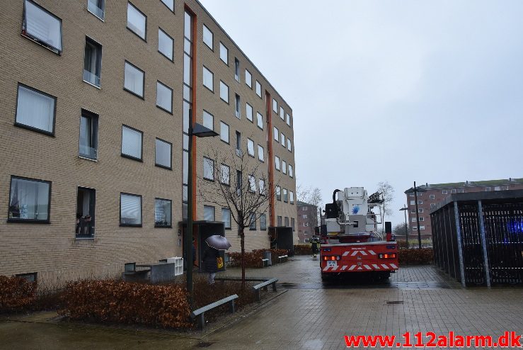 Brand i etageejendom. Finlandsvej 49 i Vejle. 13/01-2018. Kl. 11:00.