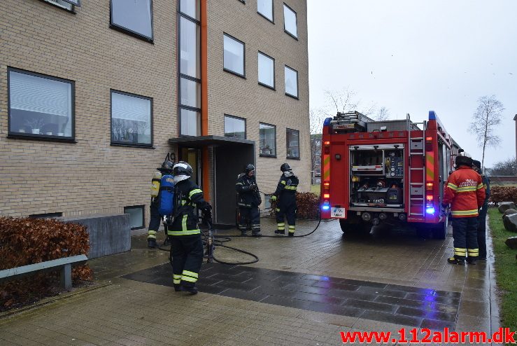 Brand i etageejendom. Finlandsvej 49 i Vejle. 13/01-2018. Kl. 11:00.