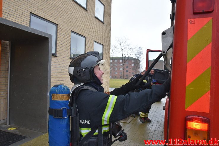 Brand i etageejendom. Finlandsvej 49 i Vejle. 13/01-2018. Kl. 11:00.