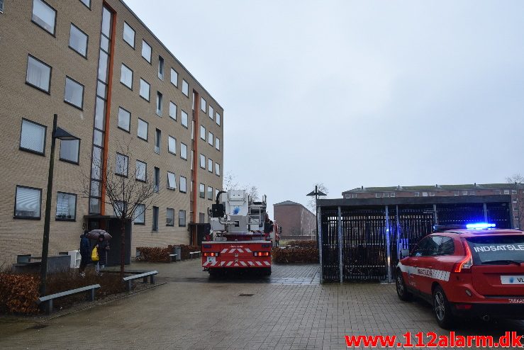 Brand i etageejendom. Finlandsvej 49 i Vejle. 13/01-2018. Kl. 11:00.