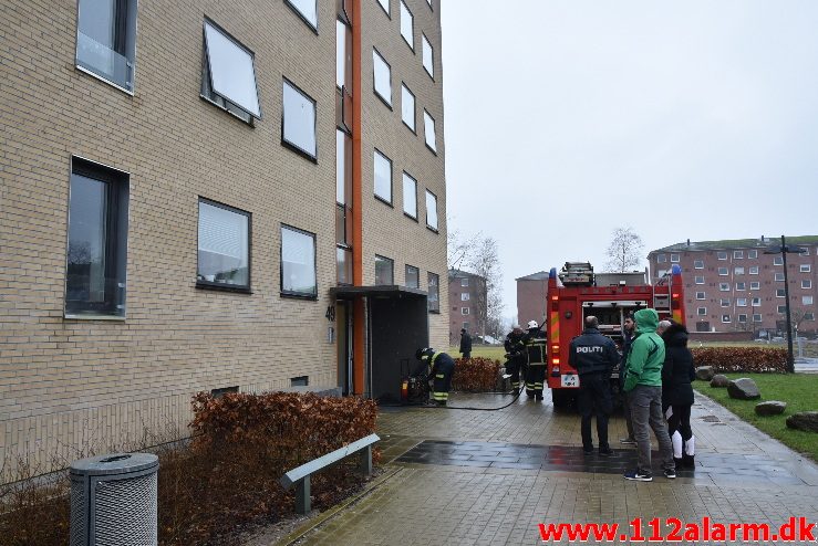 Brand i etageejendom. Finlandsvej 49 i Vejle. 13/01-2018. Kl. 11:00.