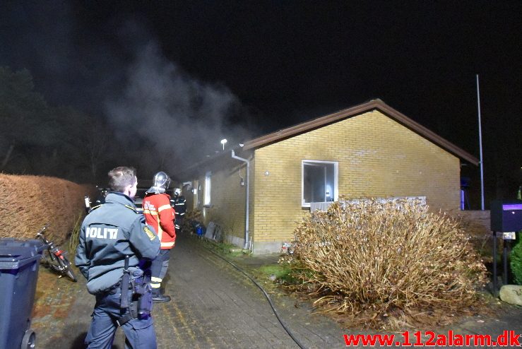 Brand i villa. Gludsmindevej i Vejle. 19/01-2018. Kl. 19:27.