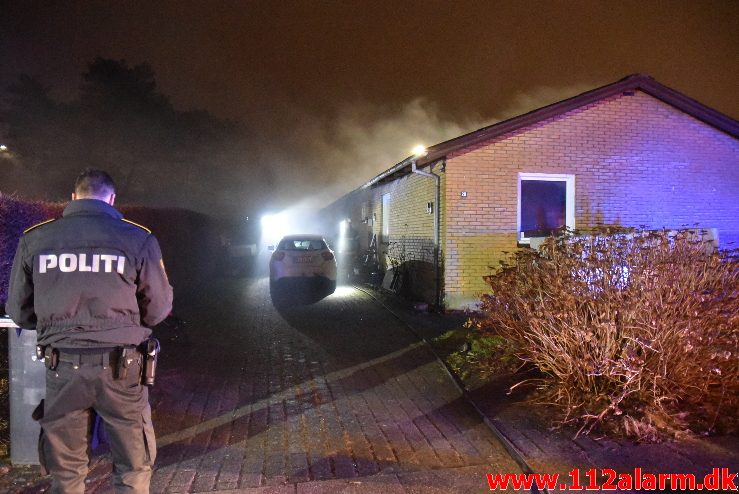 Brand i villa. Gludsmindevej i Vejle. 19/01-2018. Kl. 19:27.