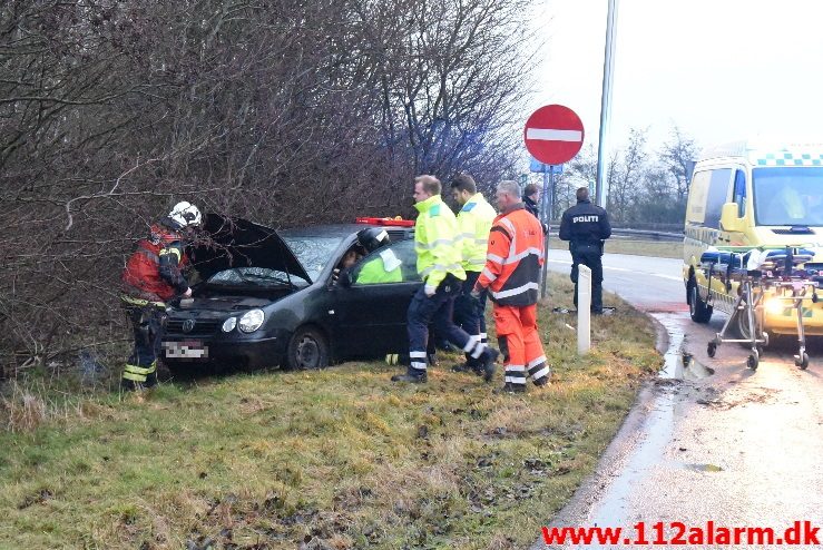 Bil fløj over vejen. Rundkørsel ved DTC i Vejle. 20/01-2018. Kl. 16:26.