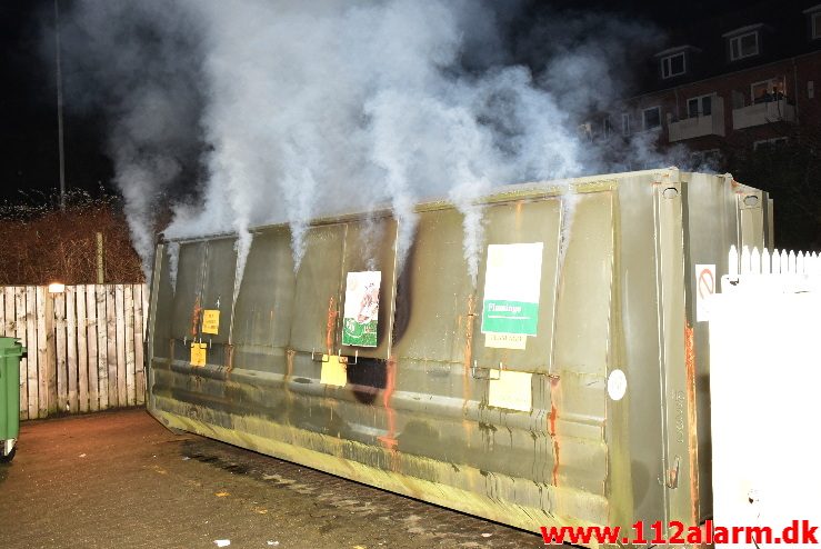 Brand i Container. Borgmestergade i Vejle. 21/01-2018. Kl. 18:11.