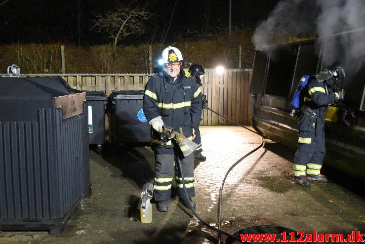 Brand i Container. Borgmestergade i Vejle. 21/01-2018. Kl. 18:11.