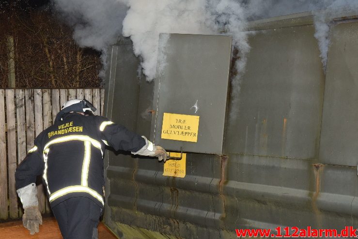 Brand i Container. Borgmestergade i Vejle. 21/01-2018. Kl. 18:11.