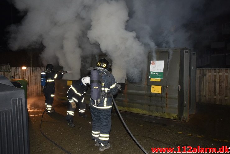 Brand i Container. Borgmestergade i Vejle. 21/01-2018. Kl. 18:11.