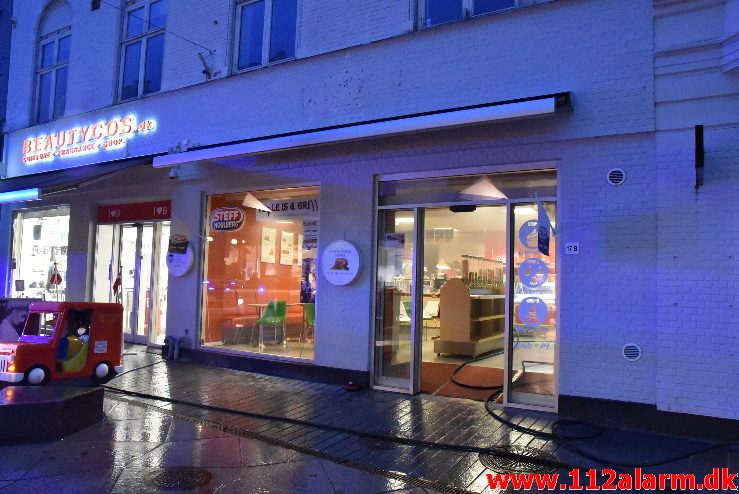 Bygn.brand-Etageejendom. Torvegade 17B i Vejle. 01/02_2018. Kl. 17:01.