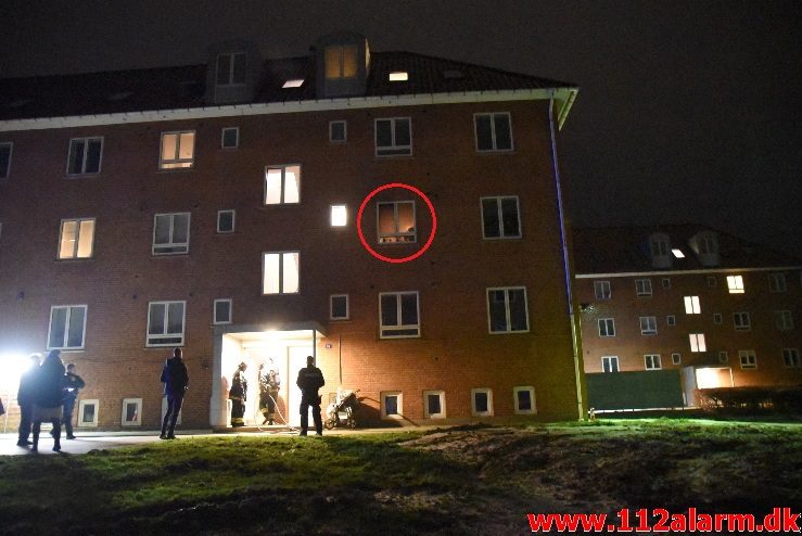 Brand i Etageejendom. Pedersholms Alle. 18 i vejle. 04/02-2018. Kl. 02:14.