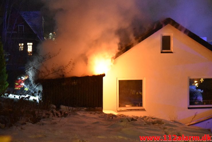 Brand i Villa. Grejsdalsvej i Grejsdalen. 02/03-2018. Kl. 19:46.