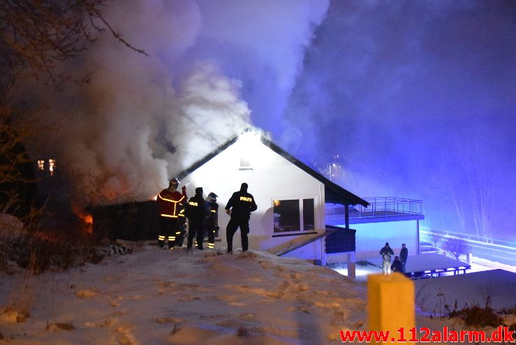 Brand i Villa. Grejsdalsvej i Grejsdalen. 02/03-2018. Kl. 19:46.