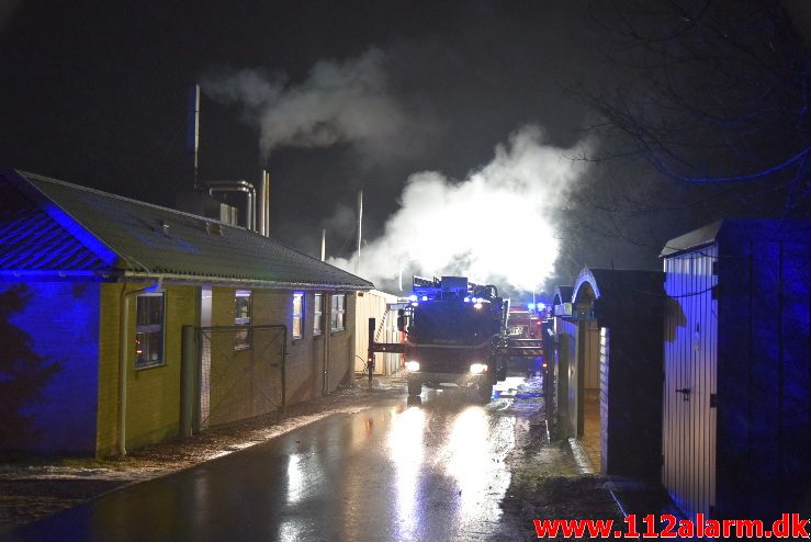 Brand i industri. Englandsvej i Vejle. 07/03-2018. Kl. 22:11.