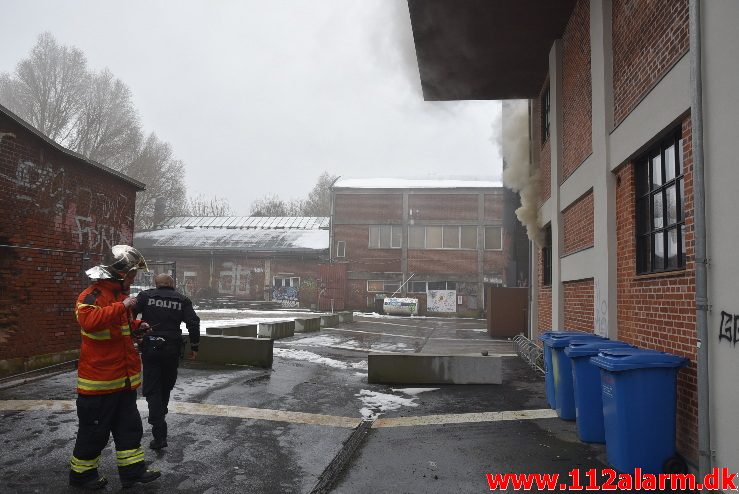 Brand i Etageejendom. Spinderigade 24 i Vejle. 08/03-2018. Kl. 14:51.