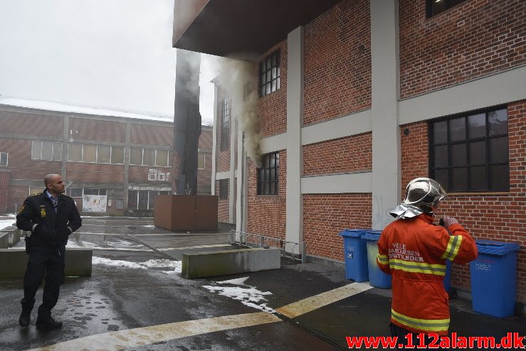 Brand i Etageejendom. Spinderigade 24 i Vejle. 08/03-2018. Kl. 14:51.