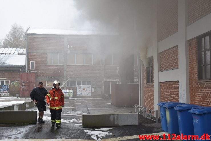 Brand i Etageejendom. Spinderigade 24 i Vejle. 08/03-2018. Kl. 14:51.