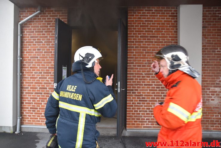 Brand i Etageejendom. Spinderigade 24 i Vejle. 08/03-2018. Kl. 14:51.